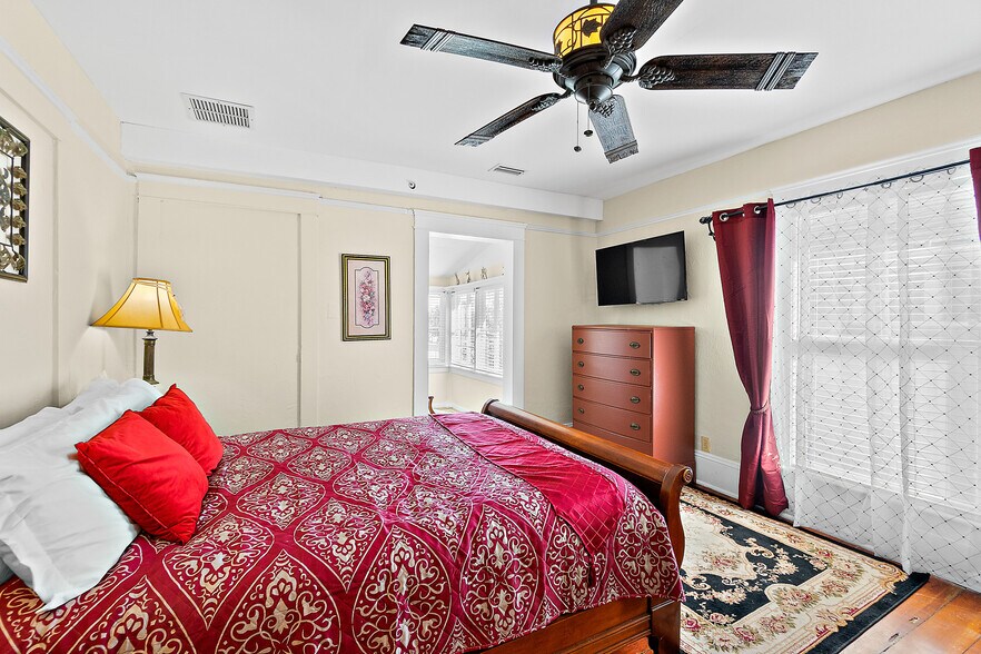 More Photos Of 444 S Beach St, Daytona Beach Hospitality For Sale