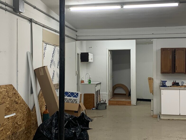 More Photos Of 9670 Brewerton Rd, Brewerton Freestanding For Lease