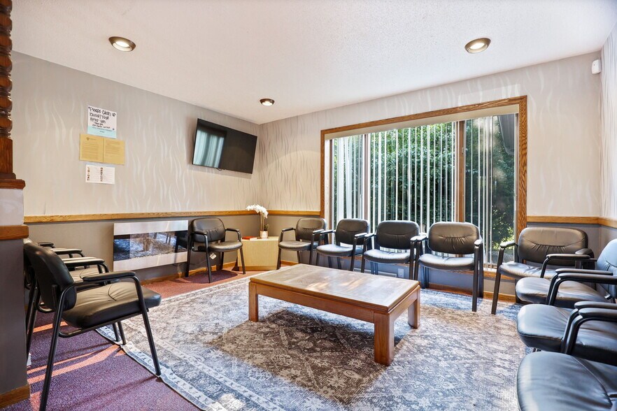 More Photos Of 2215 N Center Rd, Saginaw Office For Sale