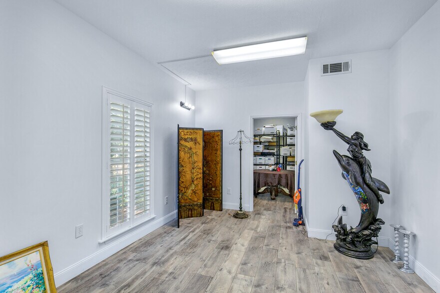 More Photos Of 407 Orchard Park, Ridgeland Office Residential For Sale