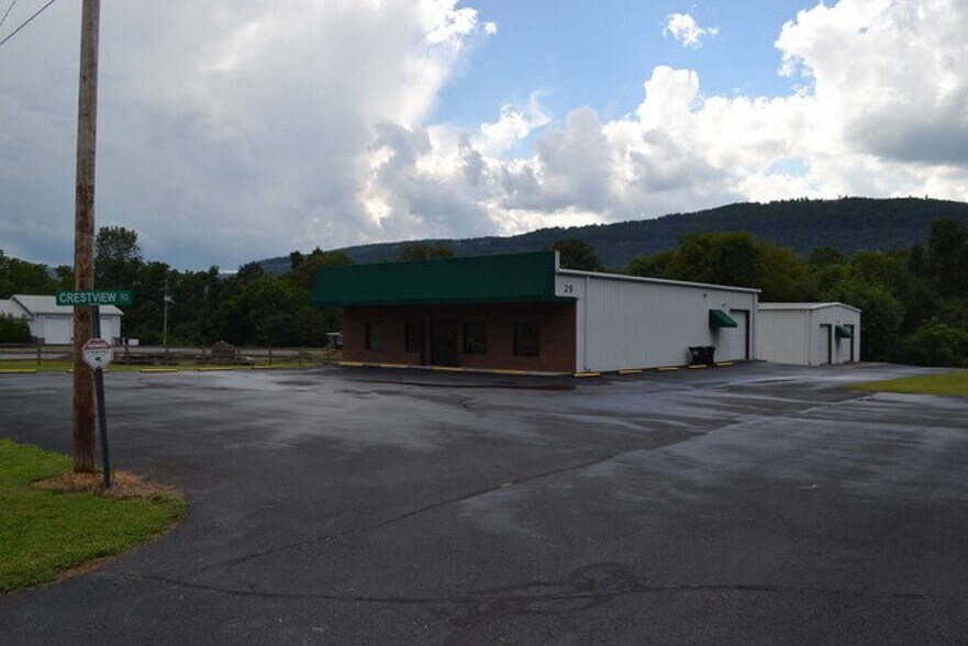 More Photos Of 29 Crestview Dr, Dunlap Loft Creative Space For Sale