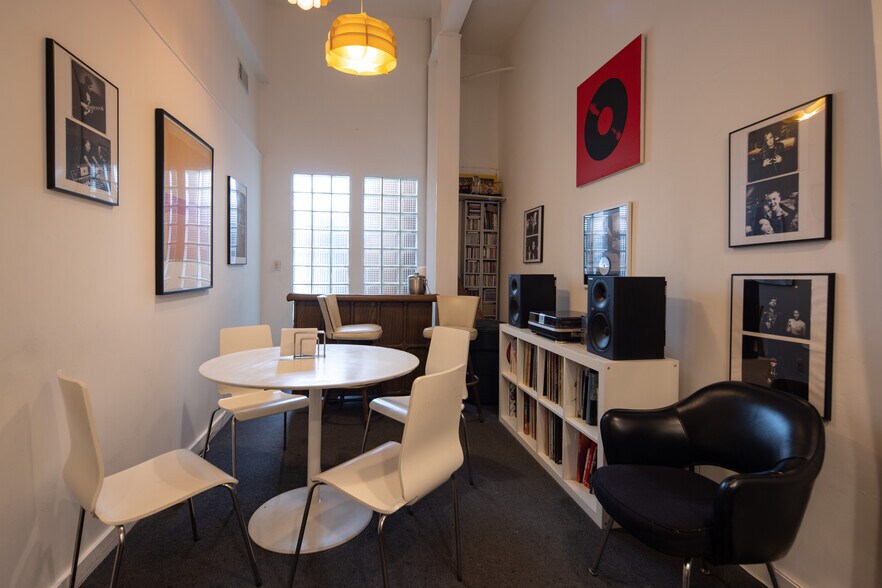 More Photos Of 1441 N McCadden Pl, Los Angeles Showroom For Sale