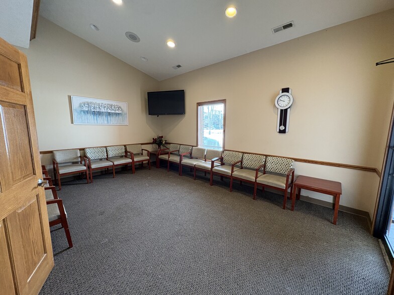 More Photos Of 975 Mezzanine Dr, Lafayette Medical For Lease