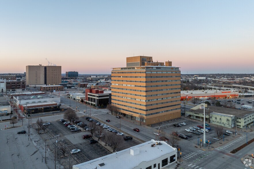 More Photos Of 907 S Detroit Ave, Tulsa Office For Sale