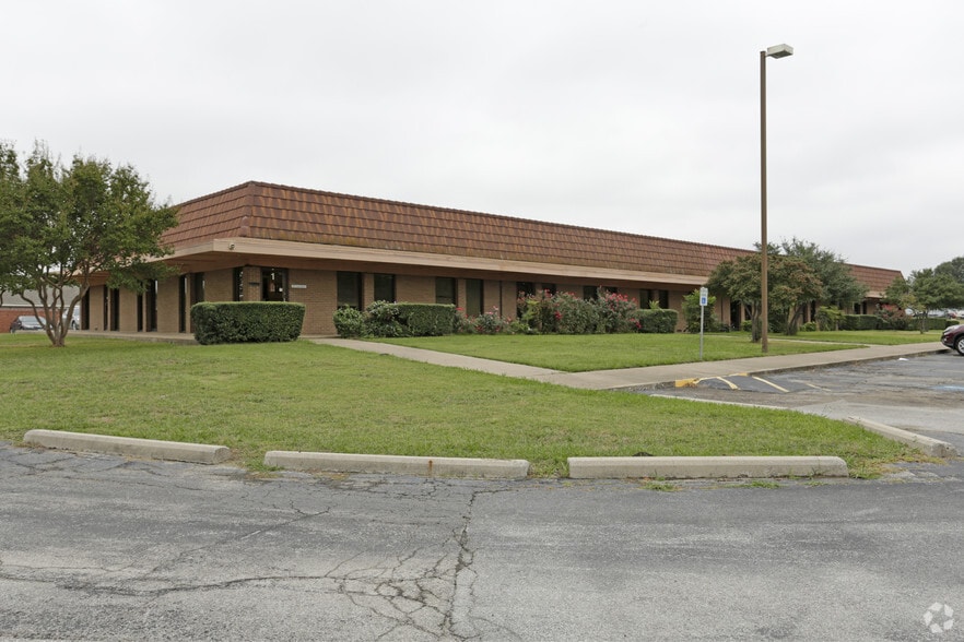 More Photos Of 2701 Osler Dr, Grand Prairie Medical For Sale