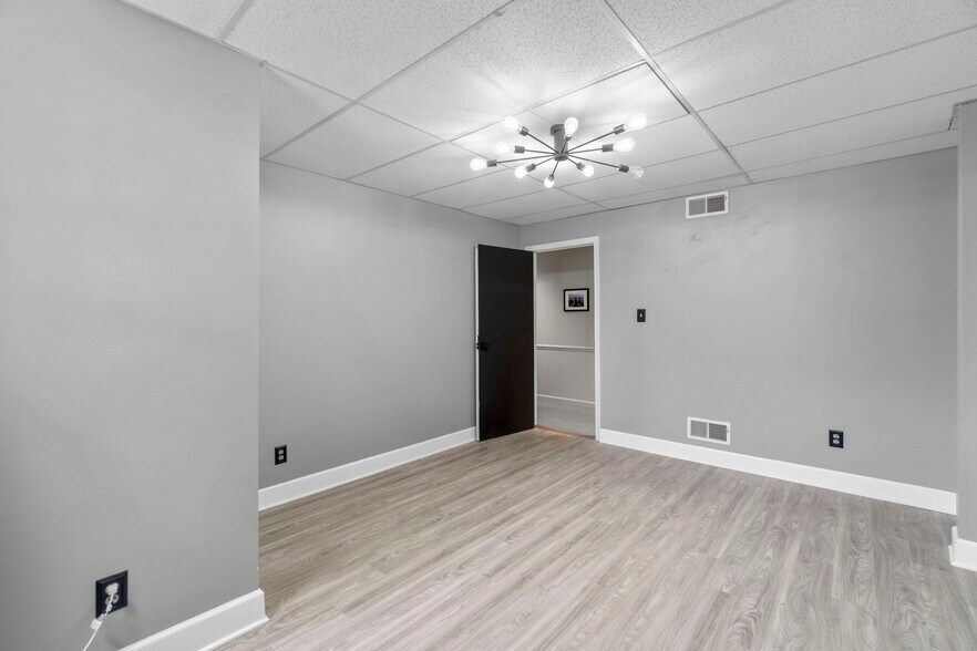 More Photos Of 300 Allegheny Ave, Towson Office For Sale