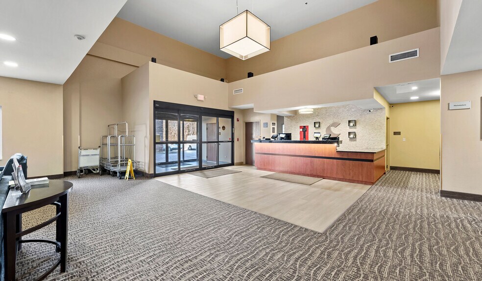More Photos Of 1775 E Belvidere Rd, Grayslake Hotel For Sale