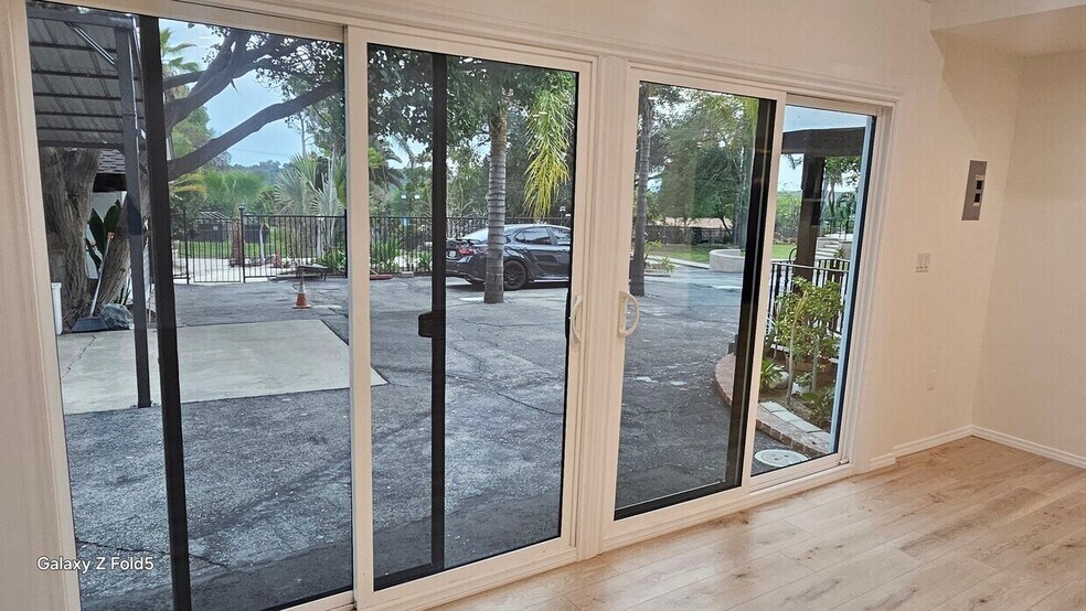 More Photos Of 9857 Foothill Blvd, Lake View Terrace Multifamily For Lease