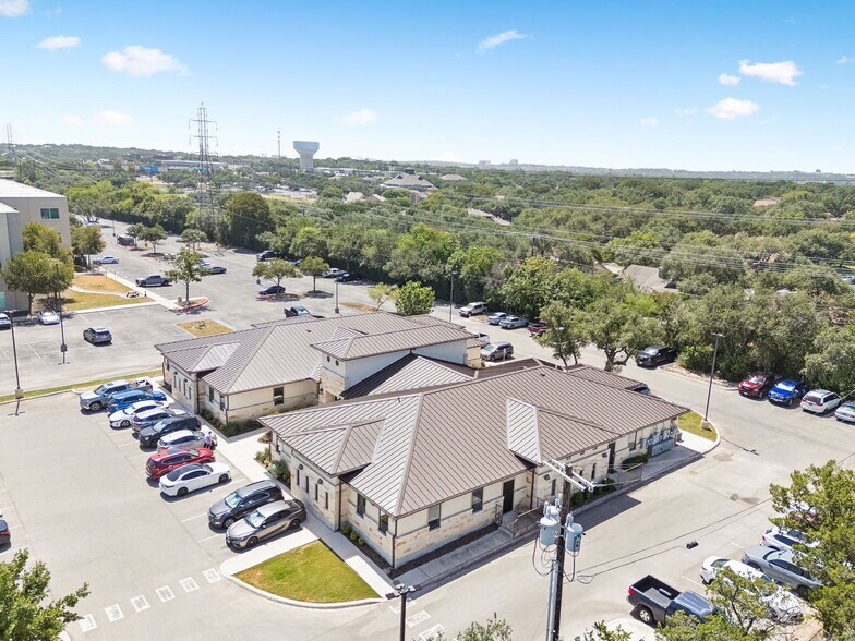 More Photos Of 4358 Lockhill Selma Rd, Shavano Park Medical For Lease