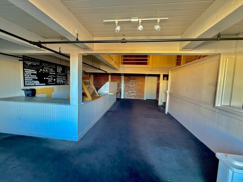 More Photos Of 1590 California St, Redding Apartments For Lease