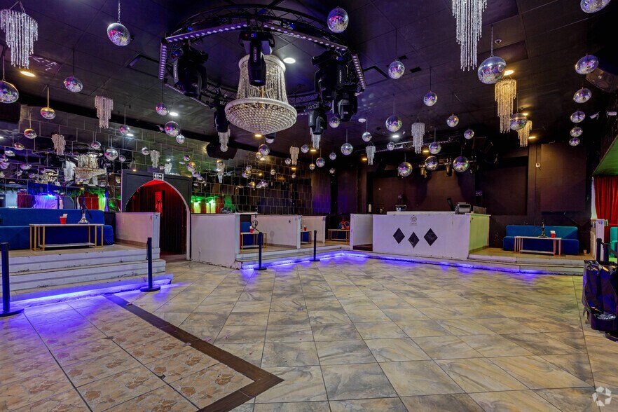 More Photos Of 9710 N Lamar Blvd, Austin Restaurant For Sale