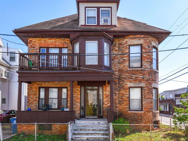 More Photos Of 5 Wave way, Winthrop Apartments For Sale