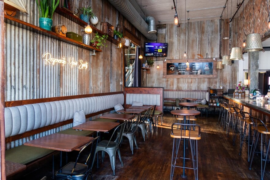 More Photos Of 1700-1712 1/2 W Sunset Blvd, Los Angeles Apartments For Lease