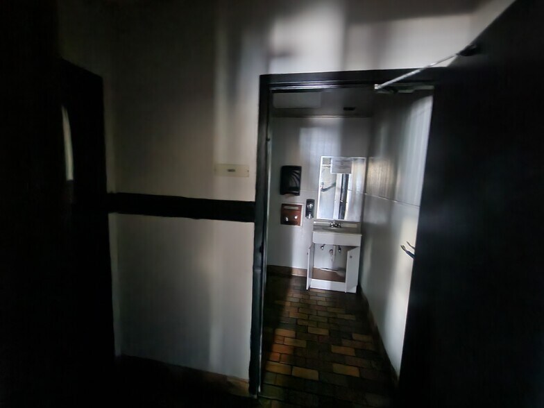 More Photos Of 7473 N Shepherd Dr, Houston Land For Lease