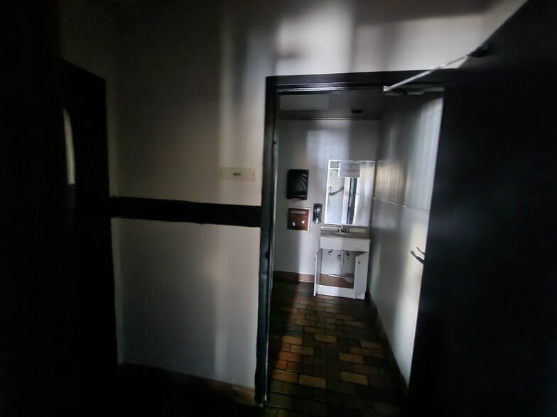 More Photos Of 7473 N Shepherd Dr, Houston Land For Lease