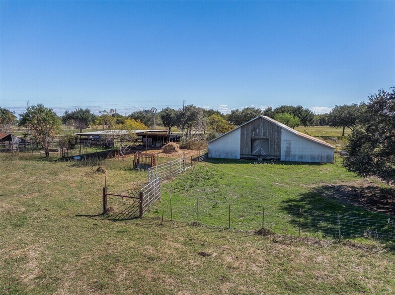 More Photos Of 4231 Johnston Rd, Wallis Land For Sale