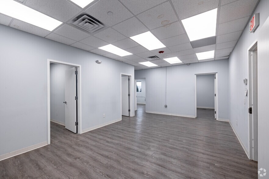 More Photos Of 240 State Rt 17 S, Lodi Showroom For Sale