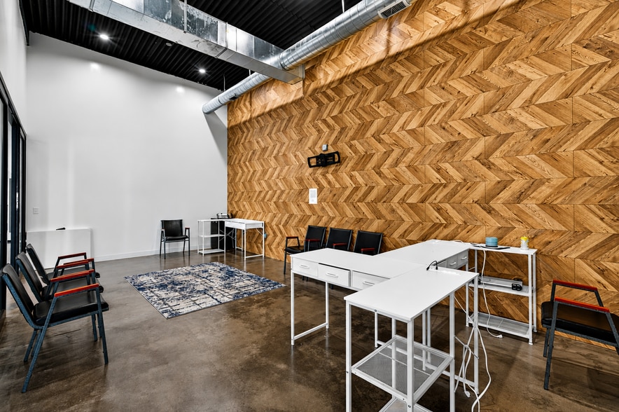 More Photos Of 6023 Hazeltine Ave, Van Nuys Warehouse For Sale