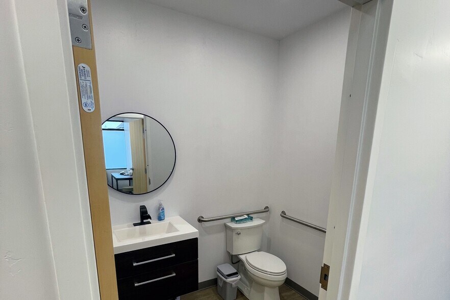 More Photos Of 2135 W Main St, Lehi Medical For Sale