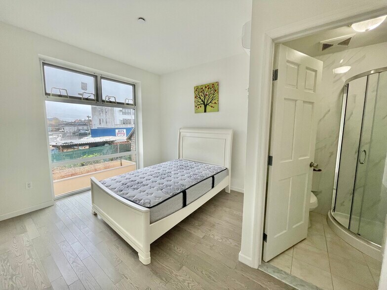 More Photos Of 150-30 12th Ave, Whitestone Apartments For Sale