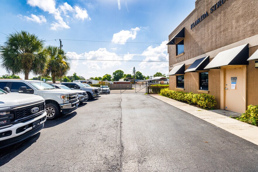 More Photos Of 17520 Rockefeller Cir, Fort Myers Warehouse For Sale