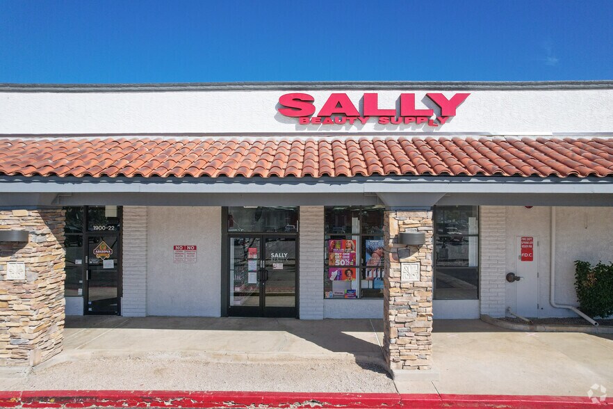 More Photos Of N Gilbert Rd @ E University Dr, Mesa Unknown For Lease