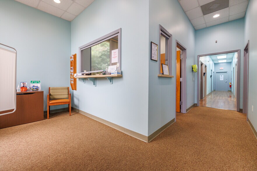 More Photos Of 815 E 68th St, Savannah Medical For Lease