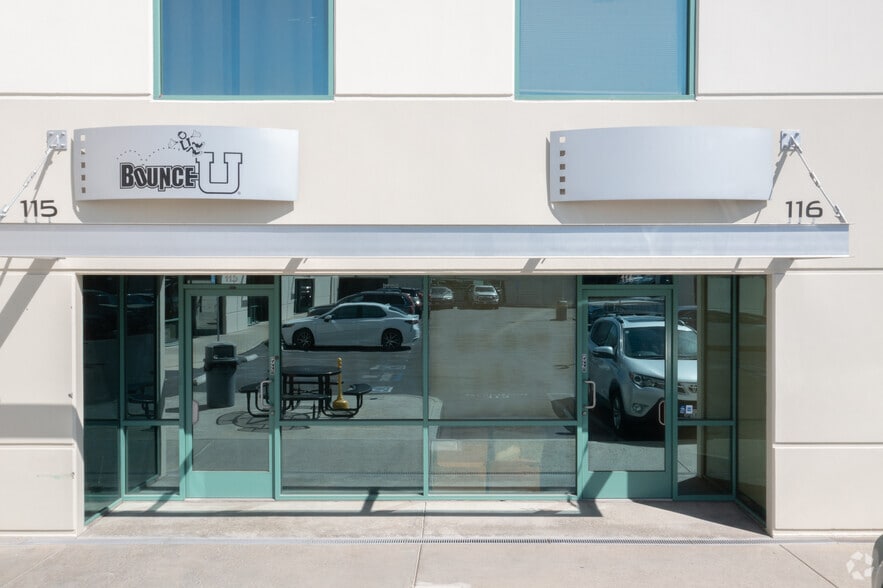 More Photos Of 5445 Oceanus Dr, Huntington Beach Warehouse For Lease