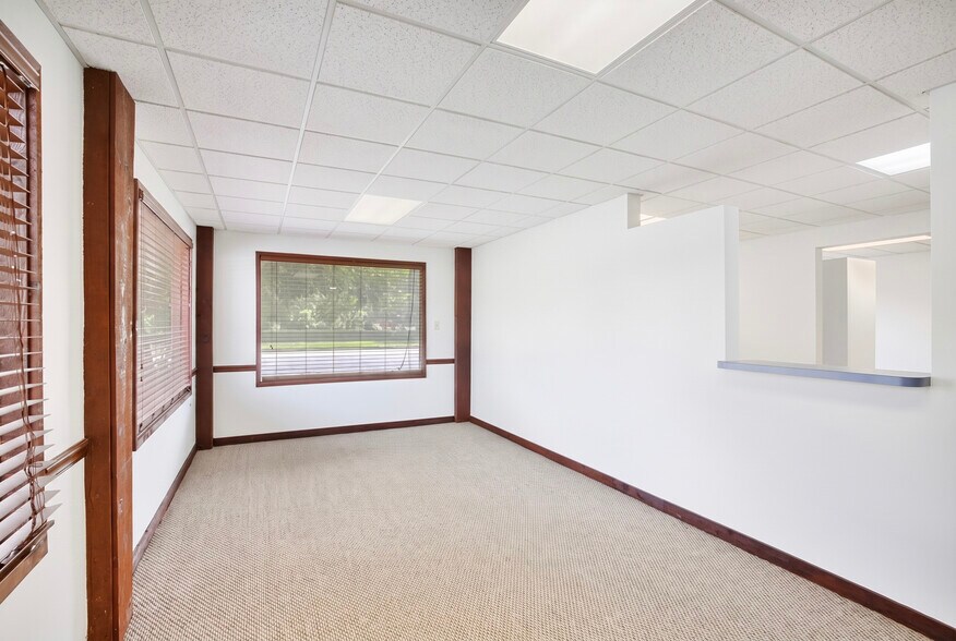 More Photos Of 3306 26th St W, Bradenton Medical For Sale