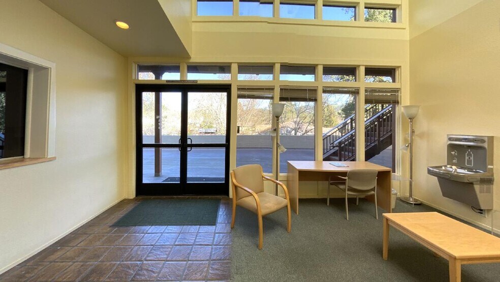 More Photos Of 911 Moraga Rd, Lafayette Medical For Lease
