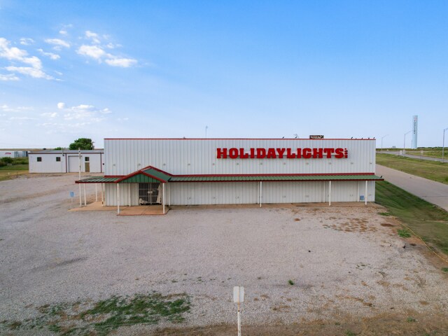 More Photos Of 100 Holiday Ln, Tonkawa Warehouse For Lease