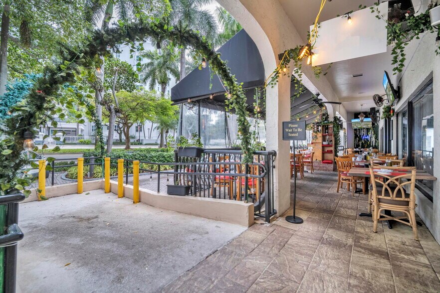 More Photos Of 6020 N Federal Hwy, Boca Raton General Retail For Sale
