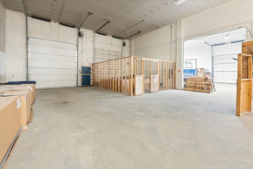 More Photos Of 3408 International St, Fairbanks Warehouse For Lease