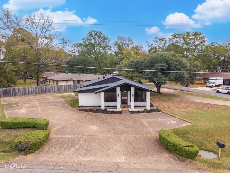 More Photos Of 9099 Mansfield Rd, Shreveport Healthcare For Sale