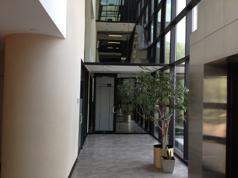More Photos Of 103 Executive Dr, New Windsor Township Medical For Lease