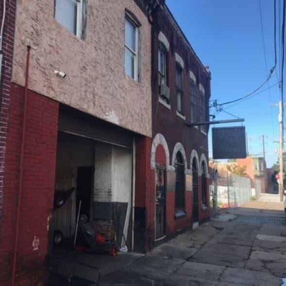 Primary Photo Of 4036 Poplar St, Philadelphia Auto Repair For Lease