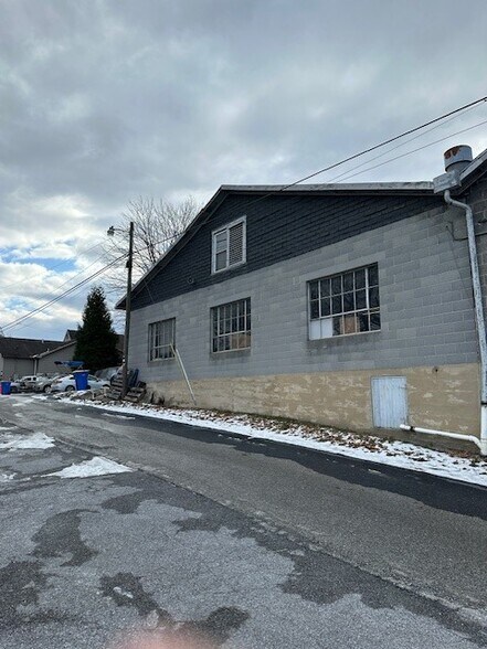 More Photos Of 1537 Bridge St, New Cumberland Auto Dealership For Sale