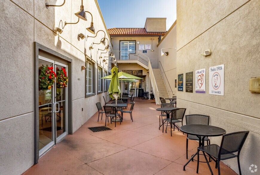 More Photos Of 1914 4th St N, Saint Petersburg Storefront Retail Office For Lease