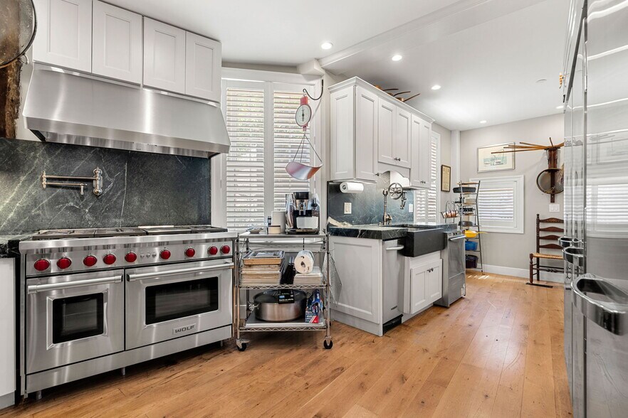 More Photos Of 314 Essex St, Salem Specialty For Sale