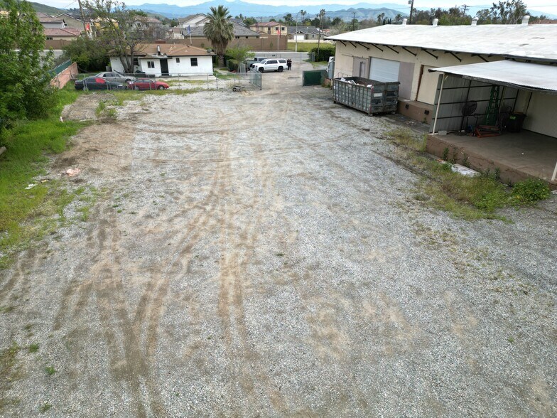More Photos Of 8551 Mission Blvd, Jurupa Valley Warehouse For Lease