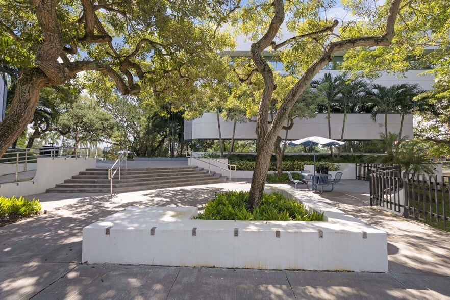 More Photos Of 220 Congress Park Dr, Delray Beach Office For Lease