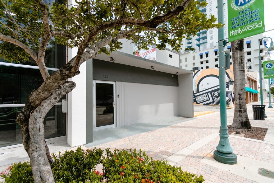More Photos Of 1911 Harrison St, Hollywood Medical For Lease