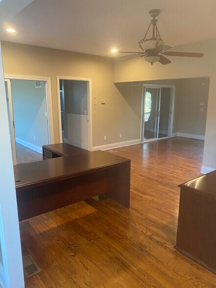 More Photos Of 1101 W Us-40 Hwy, Blue Springs Office For Lease