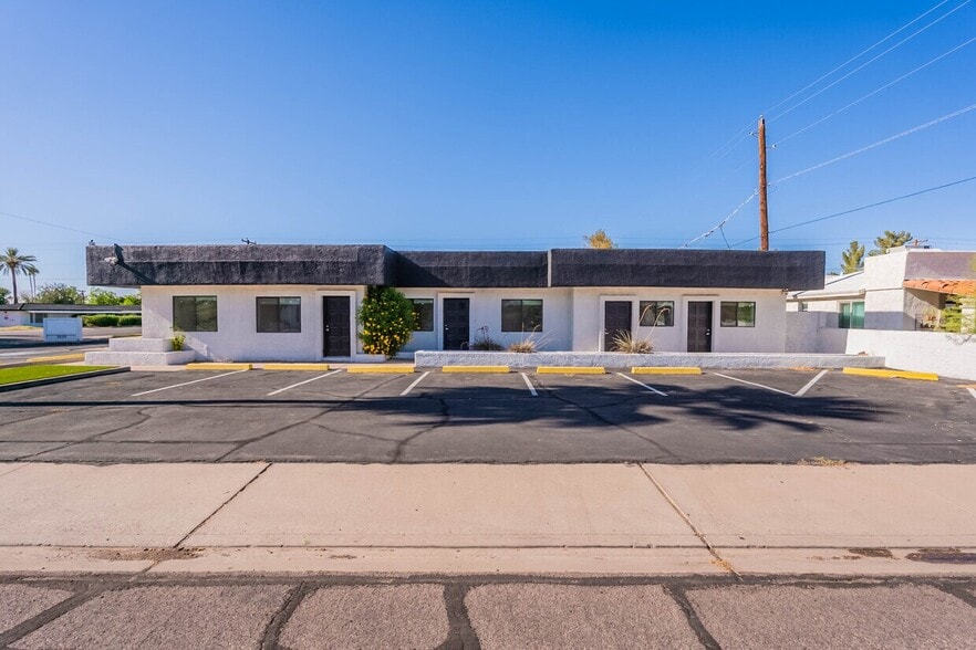 Primary Photo Of 3825 N 24th St, Phoenix Medical For Lease