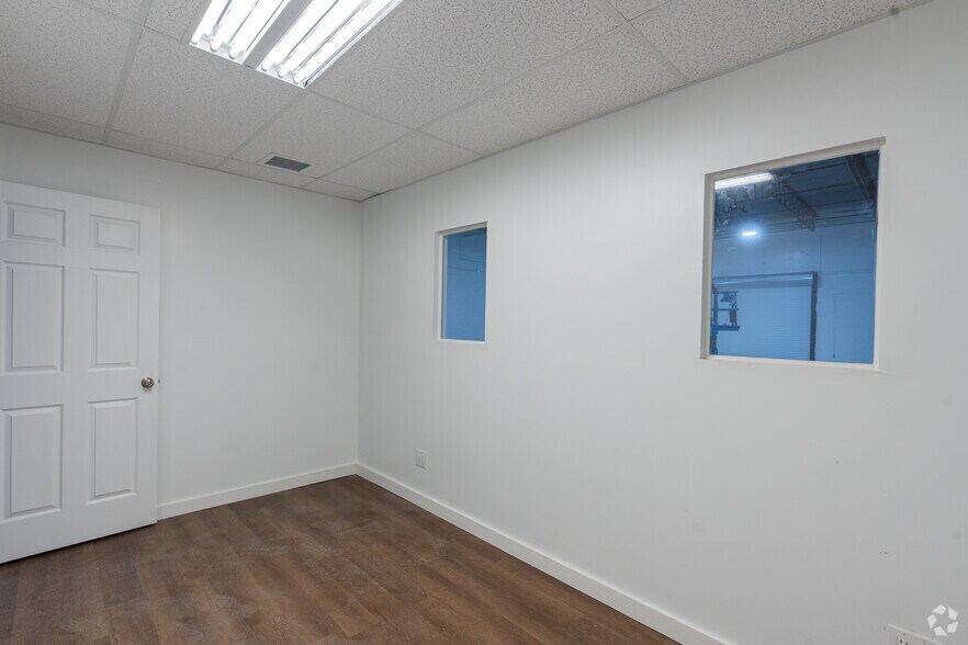 More Photos Of 3600 NE 4th Ave, Oakland Park Unknown For Lease