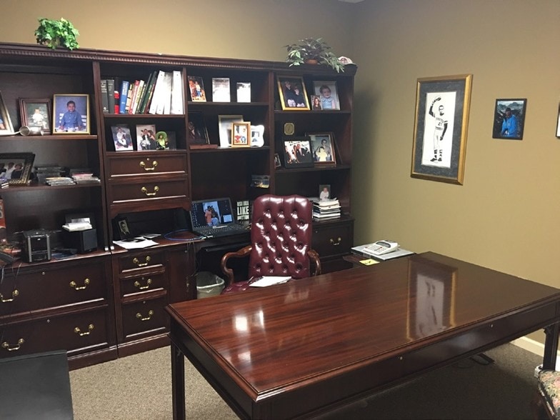 More Photos Of 2495 Eastgate Pl, Snellville Light Distribution For Sale