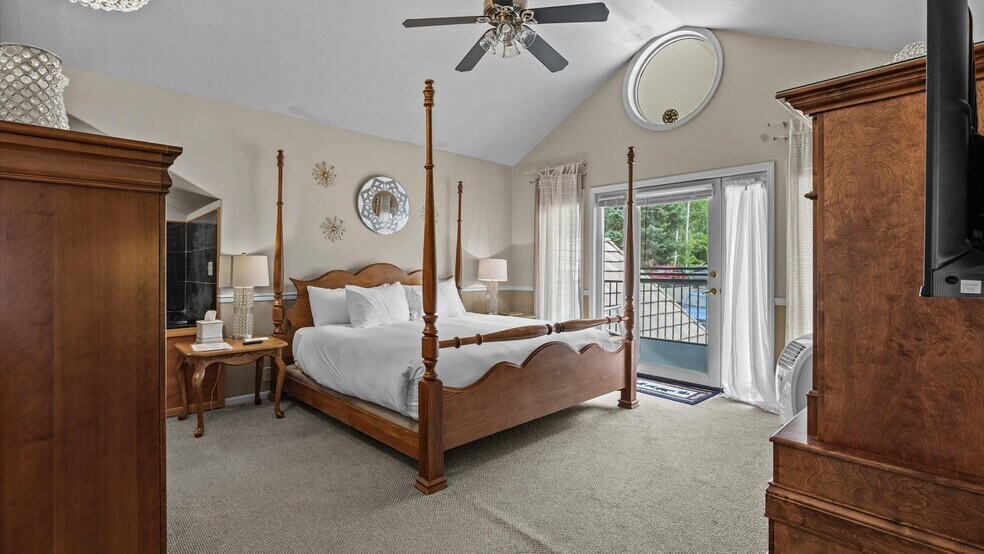 More Photos Of 118 6TH Ave, Ouray Hotel For Sale