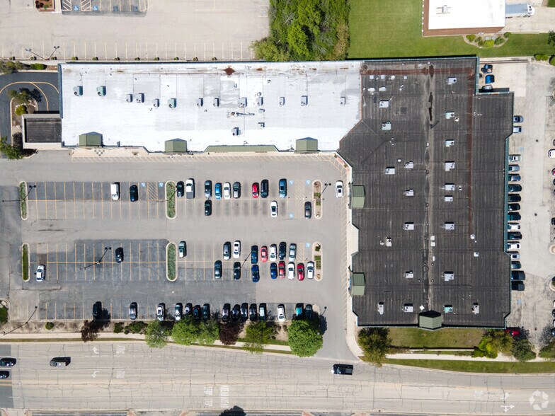 Primary Photo Of 810-900 75th St, Willowbrook Unknown For Lease