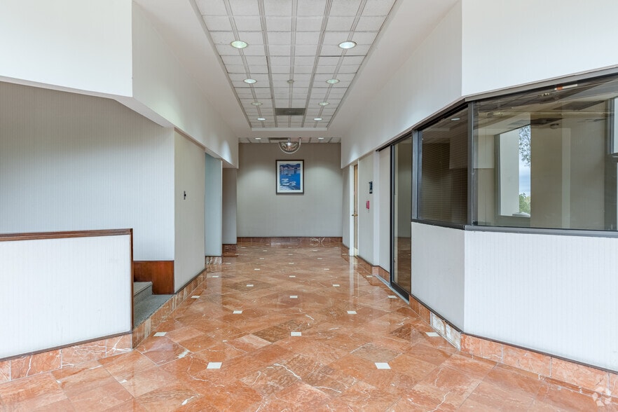More Photos Of 1895 Phoenix Blvd, Atlanta Office For Lease