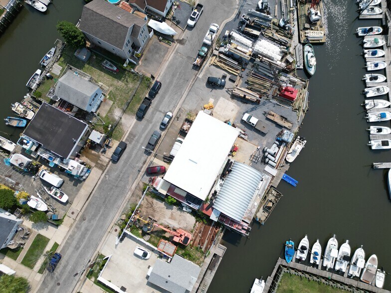 More Photos Of 150 Cary Pl, Freeport Warehouse For Sale